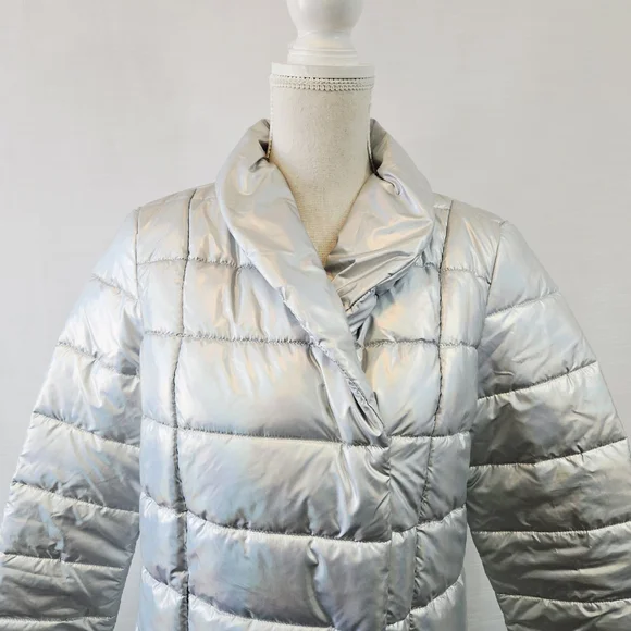 J. McLaughlin Holographic Silver Autumn Puffer Jacket size Small - Picture 4 of 12